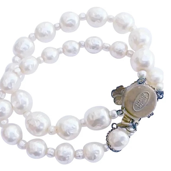 Older Miriam Haskell Double Standed Pearl Bracelet - Picture 6 of 8